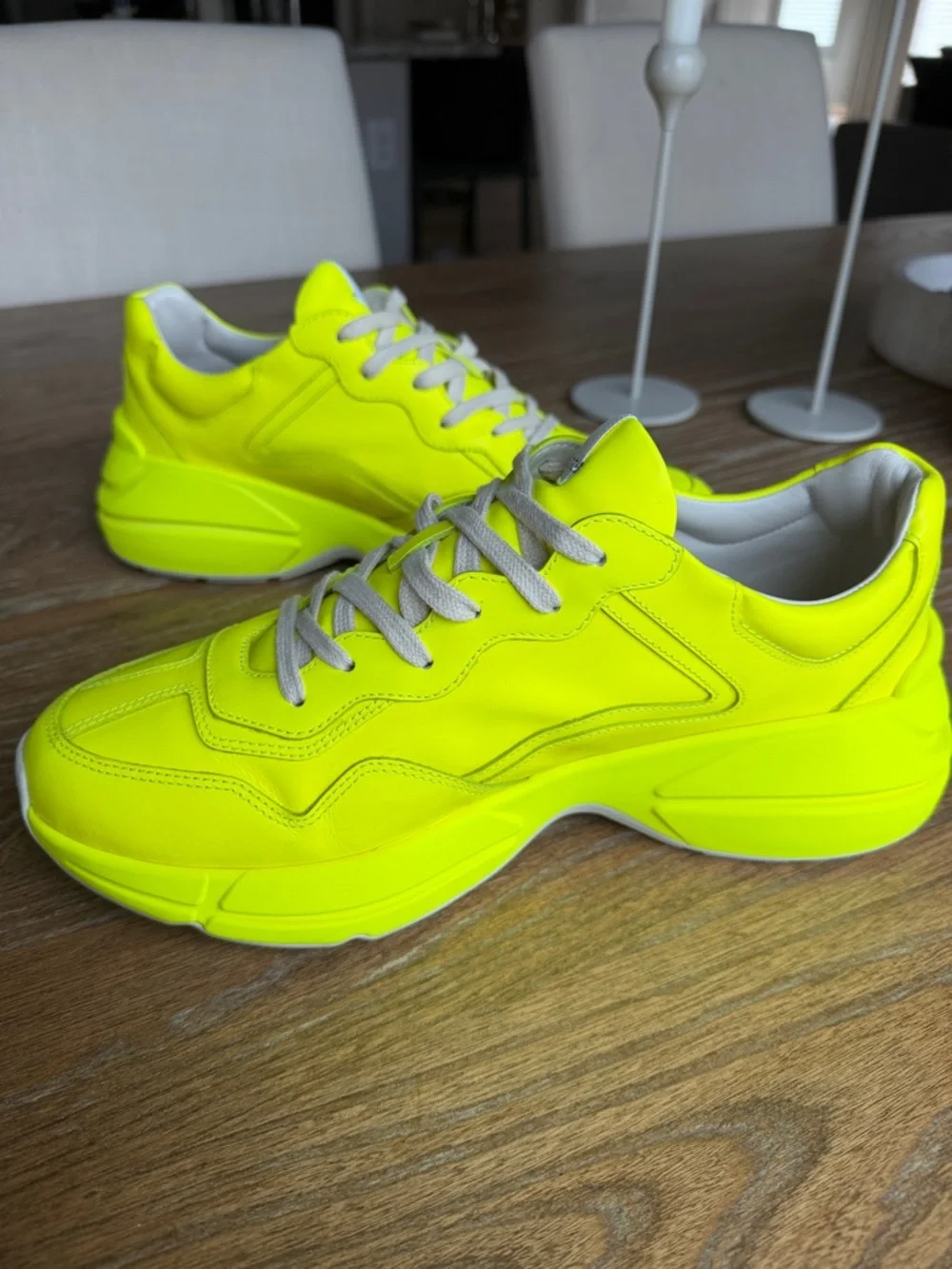Gucci Rhyton Low Fluorescent Yellow Sneakers - Picture 4 of 8